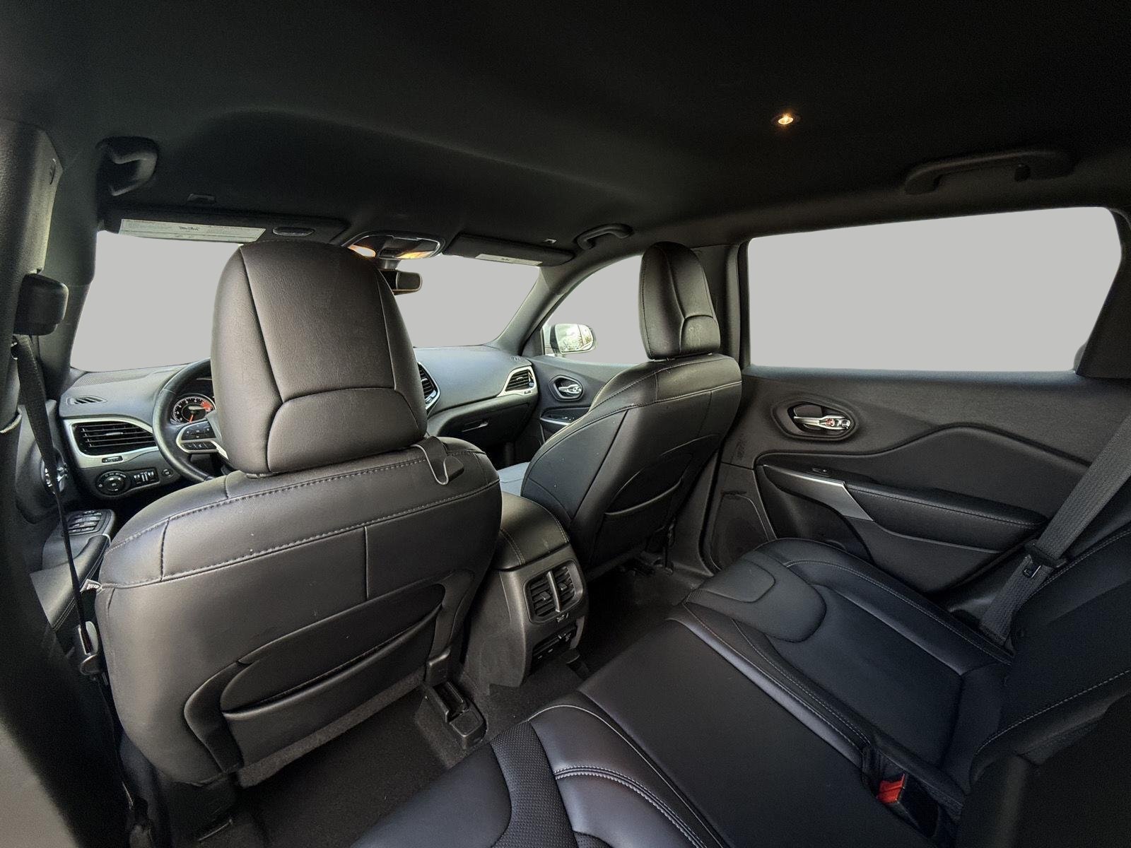 Used 2019 Jeep Cherokee High Altitude AWD/4WD image 27