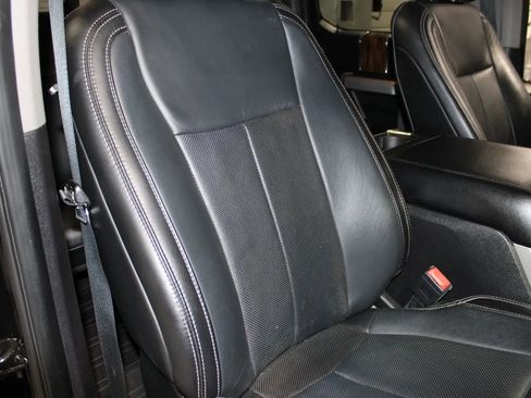 Used 2019 Ford F150 Lariat w/ Equipment Group 502A Luxury AWD/4WD image 24