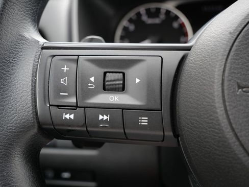 Used 2024 Nissan Rogue SV AWD/4WD image 28