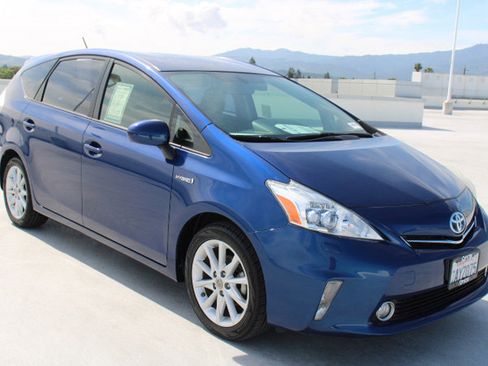 Used 2013 Toyota Prius V Five FWD image 2