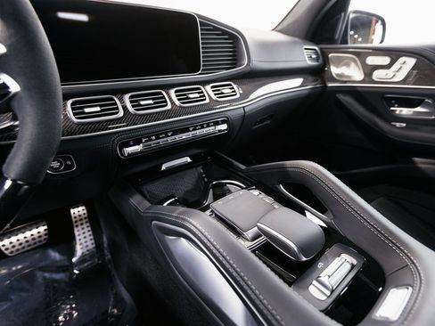 Used 2025 Mercedes-Benz GLS 63 AMG GLS 63 AMG image 15