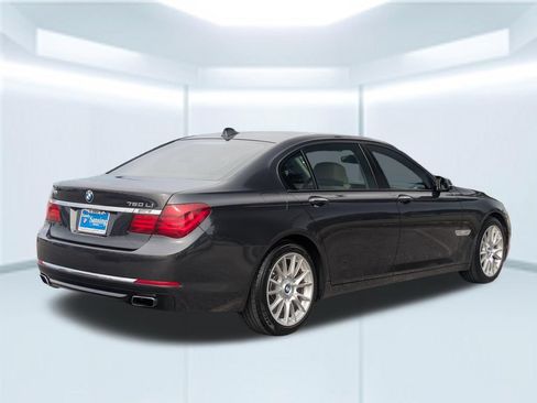 Used 2015 BMW 750Li RWD image 5
