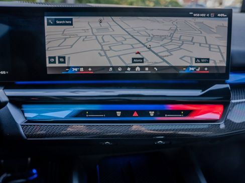 Used 2026 BMW M5 w/ Executive Package image 11