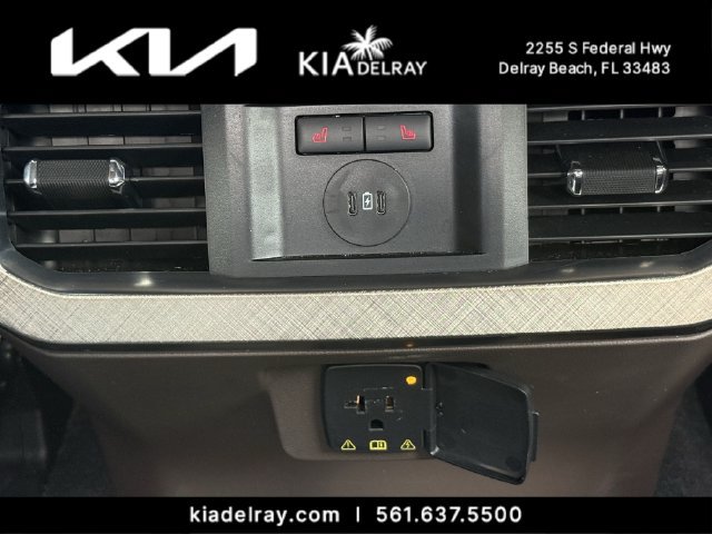 Used 2025 Ford F250 King Ranch w/ Chrome Package AWD/4WD image 16