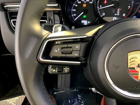 Certified 2025 Porsche Macan image 27