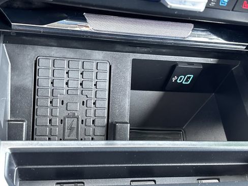 Used 2023 Ford F350 Lariat w/ Chrome Package image 43