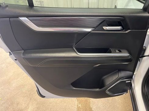 Used 2025 GMC Acadia Elevation image 26