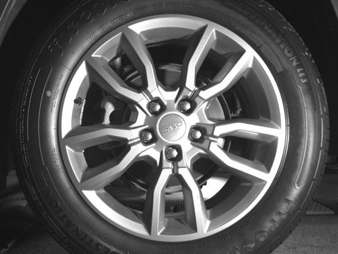 Used 2024 GMC Terrain SLT AWD/4WD image 12