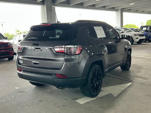 Used 2022 Jeep Compass Latitude FWD image 5