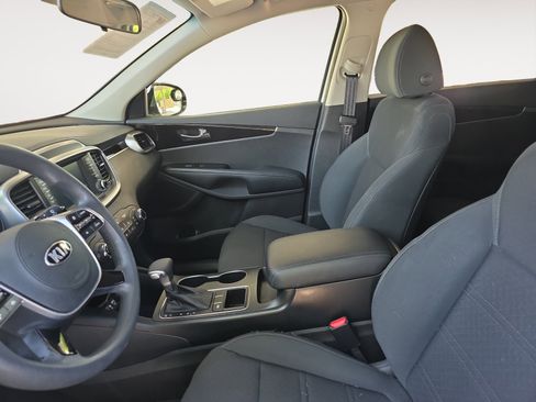 Used 2020 Kia Sorento L FWD image 21