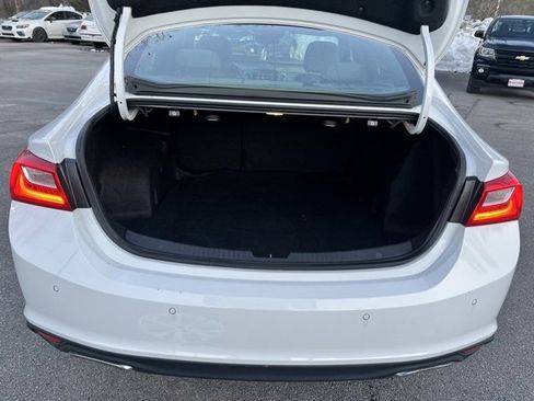Used 2018 Chevrolet Malibu Premier w/ Driver Confidence Package image 17