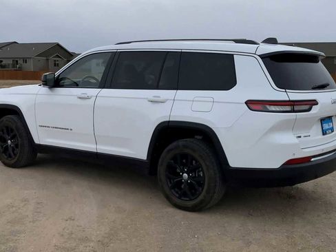 Used 2022 Jeep Grand Cherokee L Limited image 6