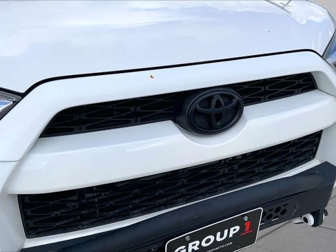 Used 2018 Toyota 4Runner SR5 Premium AWD/4WD image 27