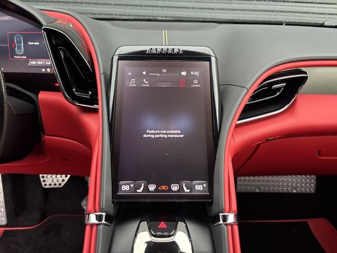 Used 2022 Ferrari Roma RWD image 18