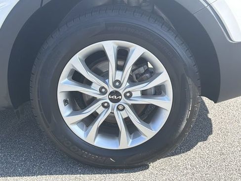 Used 2022 Kia Telluride LX AWD/4WD image 21