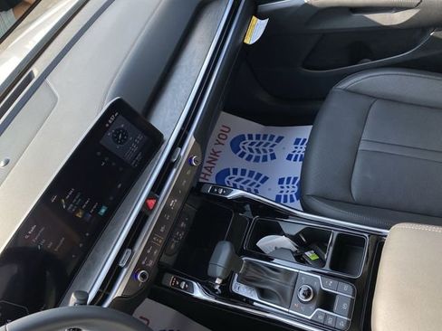 New 2025 Kia Sorento SX image 24