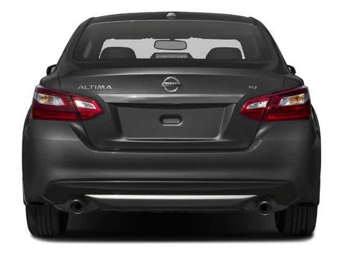 Used 2017 Nissan Altima 2.5 SL w/ Moonroof Package FWD image 6