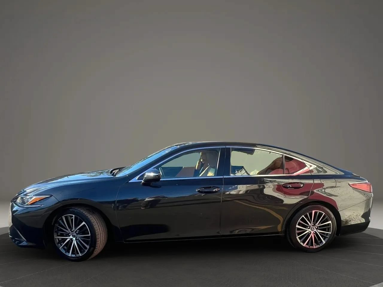 Used 2022 Lexus ES 350 w/ Premium Package FWD image 2