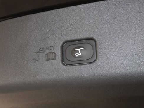 New 2026 Lincoln Nautilus Reserve AWD/4WD image 16