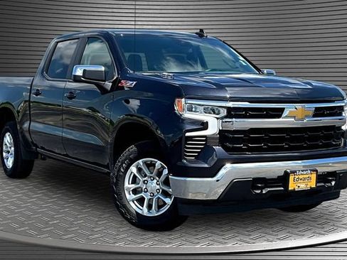 Used 2023 Chevrolet Silverado 1500 LT w/ Z71 Off-Road Package AWD/4WD image 3