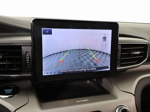 Used 2023 Ford Explorer XLT w/ Equipment Group 202A image 6