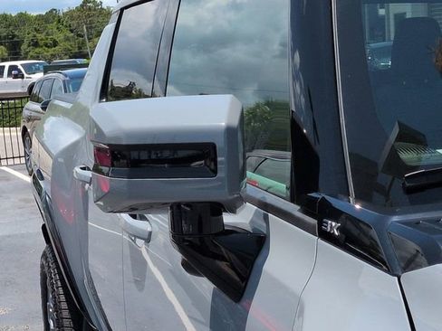 Used 2025 GMC Hummer EV 3X w/ LPO, Sport Package AWD/4WD image 12