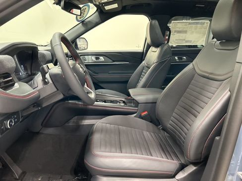 New 2026 Ford Explorer ST-Line w/ ST-Line Street Pack AWD/4WD image 10