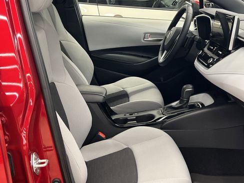 Used 2025 Toyota Corolla SE image 25