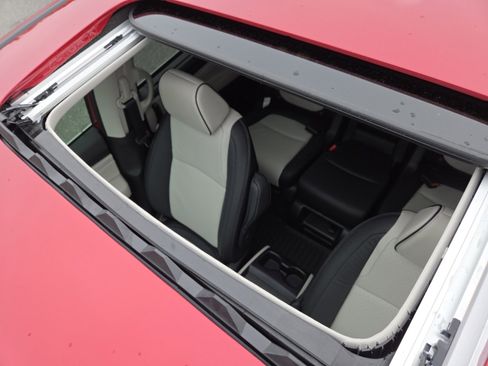 New 2026 Honda Odyssey Elite image 4