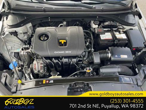 Used 2017 Hyundai Elantra Limited w/ Limited Tech Package 04 FWD image 10