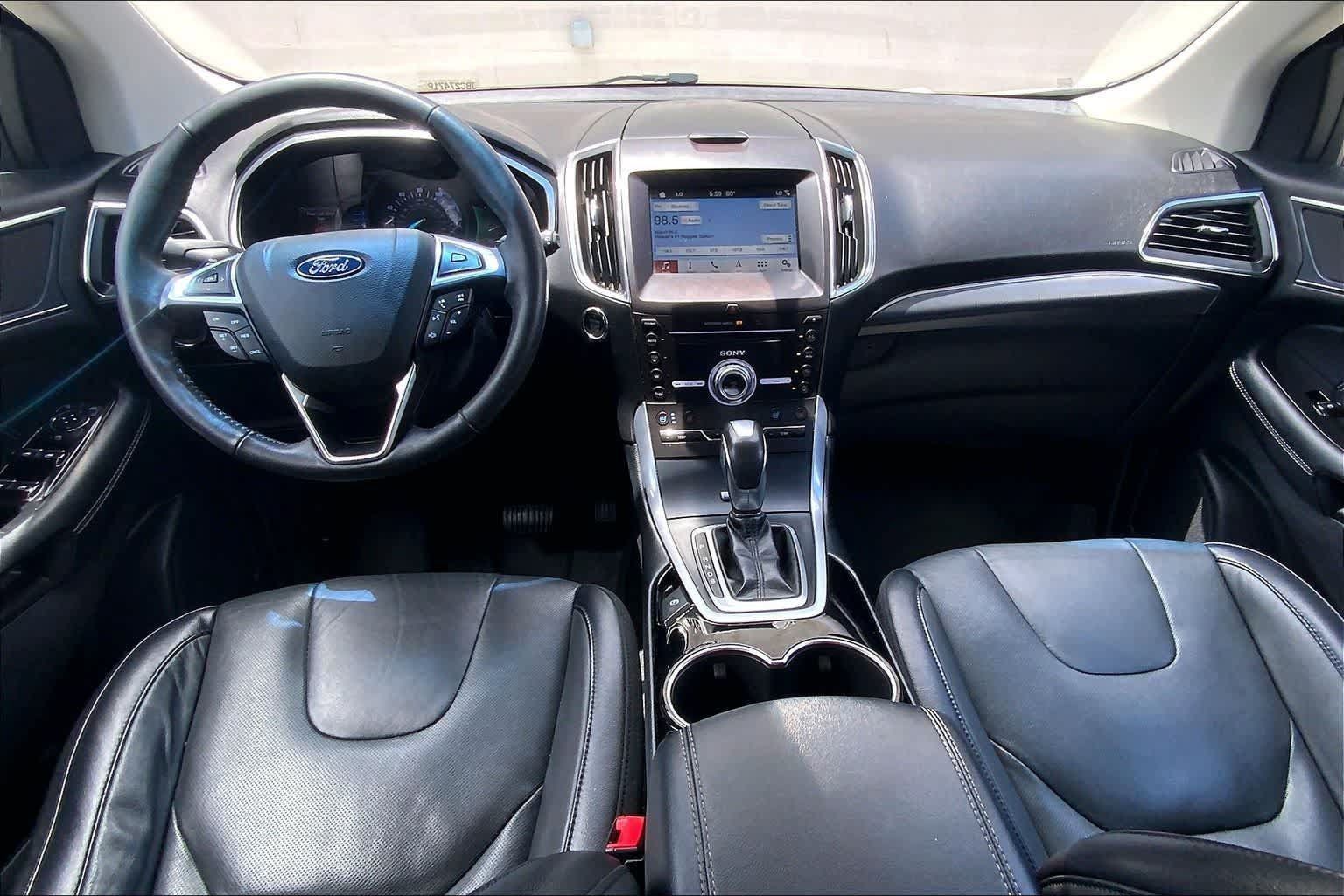 Used 2018 Ford Edge Titanium w/ Equipment Group 301A FWD image 10
