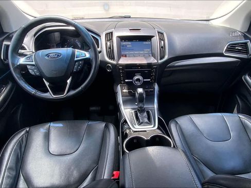 Used 2018 Ford Edge Titanium w/ Equipment Group 301A FWD image 10