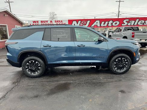Used 2025 Chevrolet Traverse Z71 w/ Driver Confidence Package image 4
