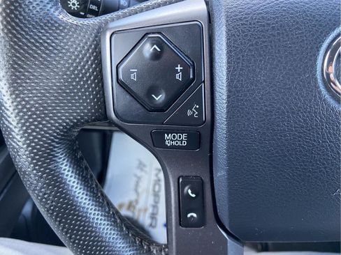 Used 2019 Toyota Tacoma TRD Sport AWD/4WD image 21