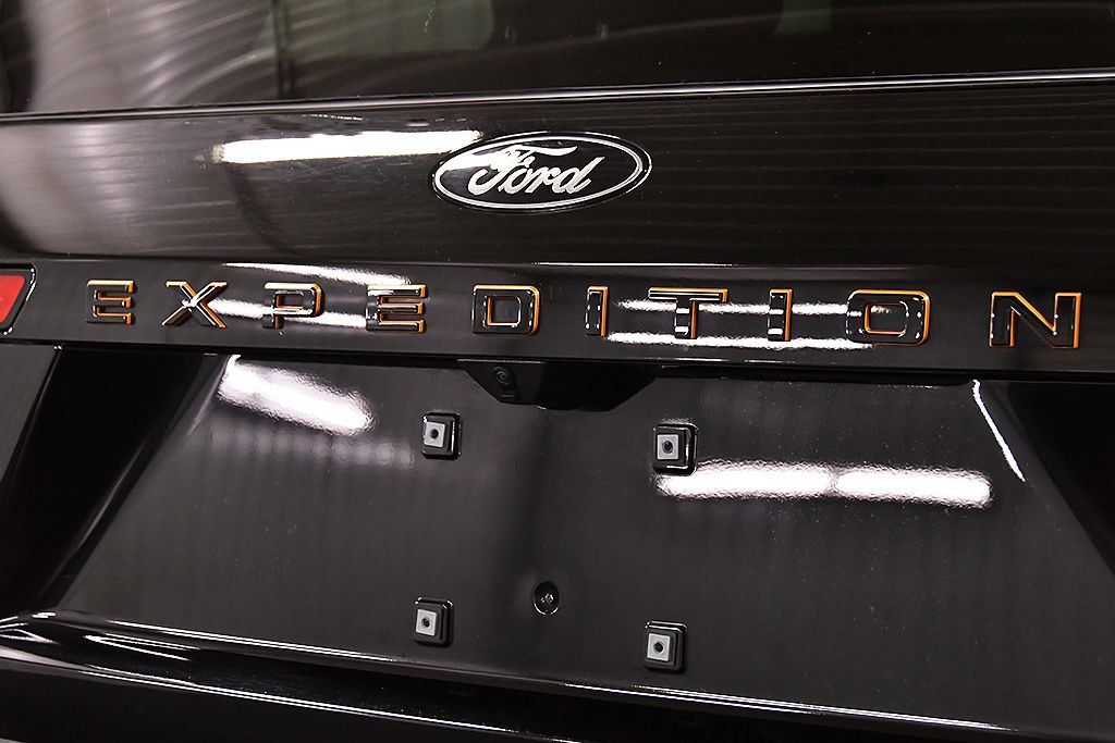 Used 2025 Ford Expedition Tremor AWD/4WD image 11