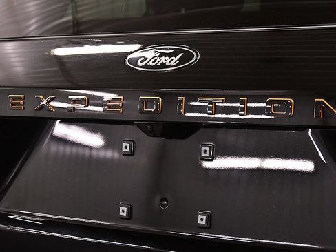 Used 2025 Ford Expedition Tremor AWD/4WD image 11