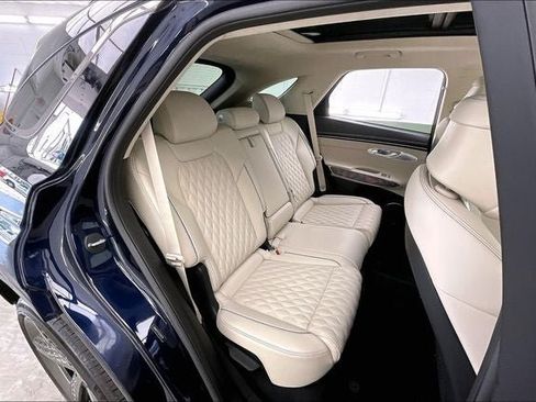 Used 2025 Genesis GV70 3.5T Sport w/ Sport Advanced Package AWD/4WD image 19