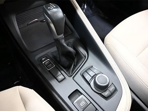 Used 2018 BMW X1 xDrive28i w/ Convenience Package AWD/4WD image 23