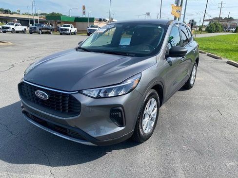 Certified 2025 Ford Escape Active FWD image 3