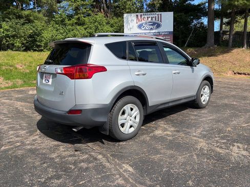 Used 2015 Toyota RAV4 LE AWD/4WD image 6