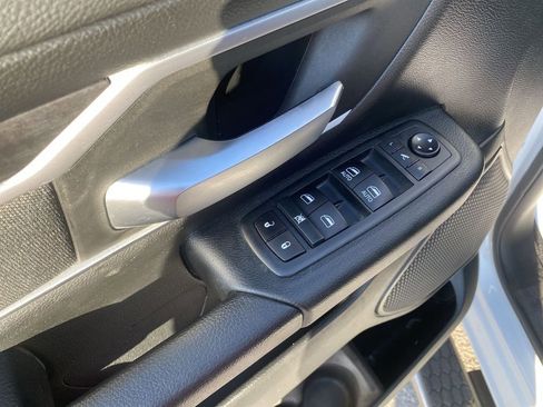 Used 2021 RAM 1500 Big Horn image 15