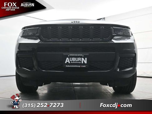 Used 2023 Jeep Grand Cherokee L Laredo image 18