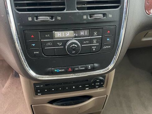 Used 2012 Chrysler Town & Country Touring-L w/ Entertainment Group #2 image 20