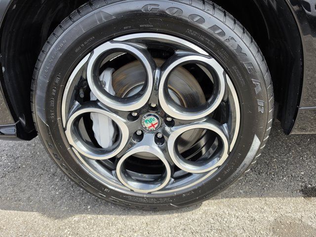 Used 2024 Alfa Romeo Tonale Ti w/ Active Assist Package AWD/4WD image 3