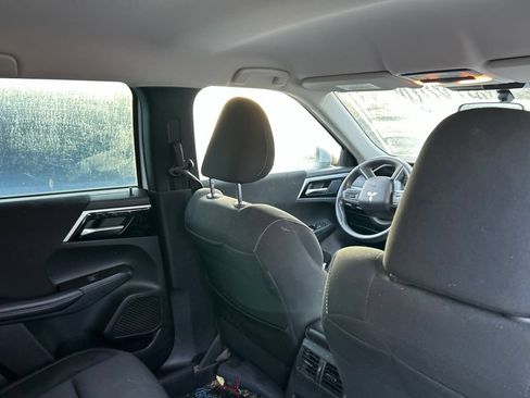 Used 2023 Mitsubishi Outlander ES AWD/4WD image 10