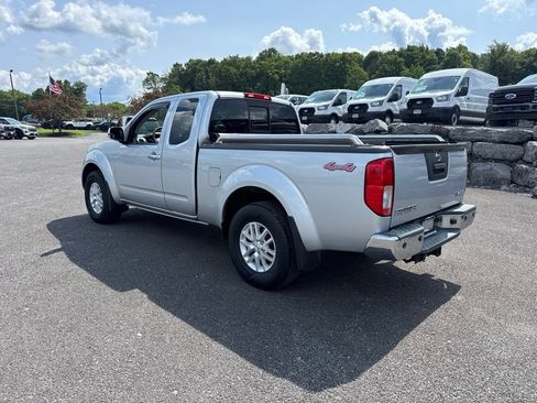 Used 2018 Nissan Frontier SV w/ Value Truck Package AWD/4WD image 3