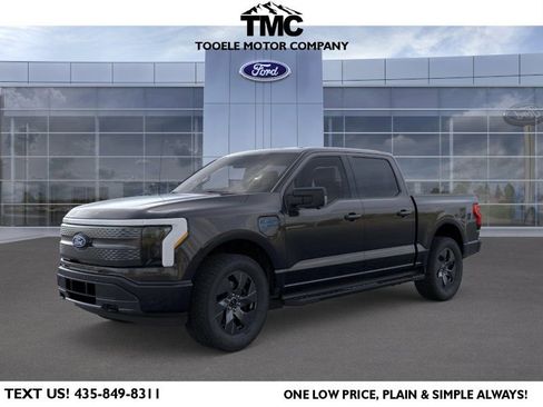 New 2025 Ford F150 Lightning Flash AWD/4WD image 1