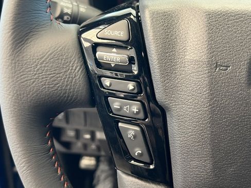 Used 2025 Nissan Frontier PRO-4X image 21