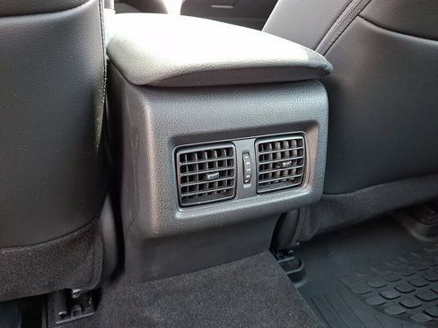 Certified 2022 Toyota Camry XLE AWD/4WD image 11