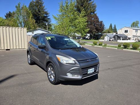 Used 2014 Ford Escape SE w/ Equipment Group 201A AWD/4WD image 4